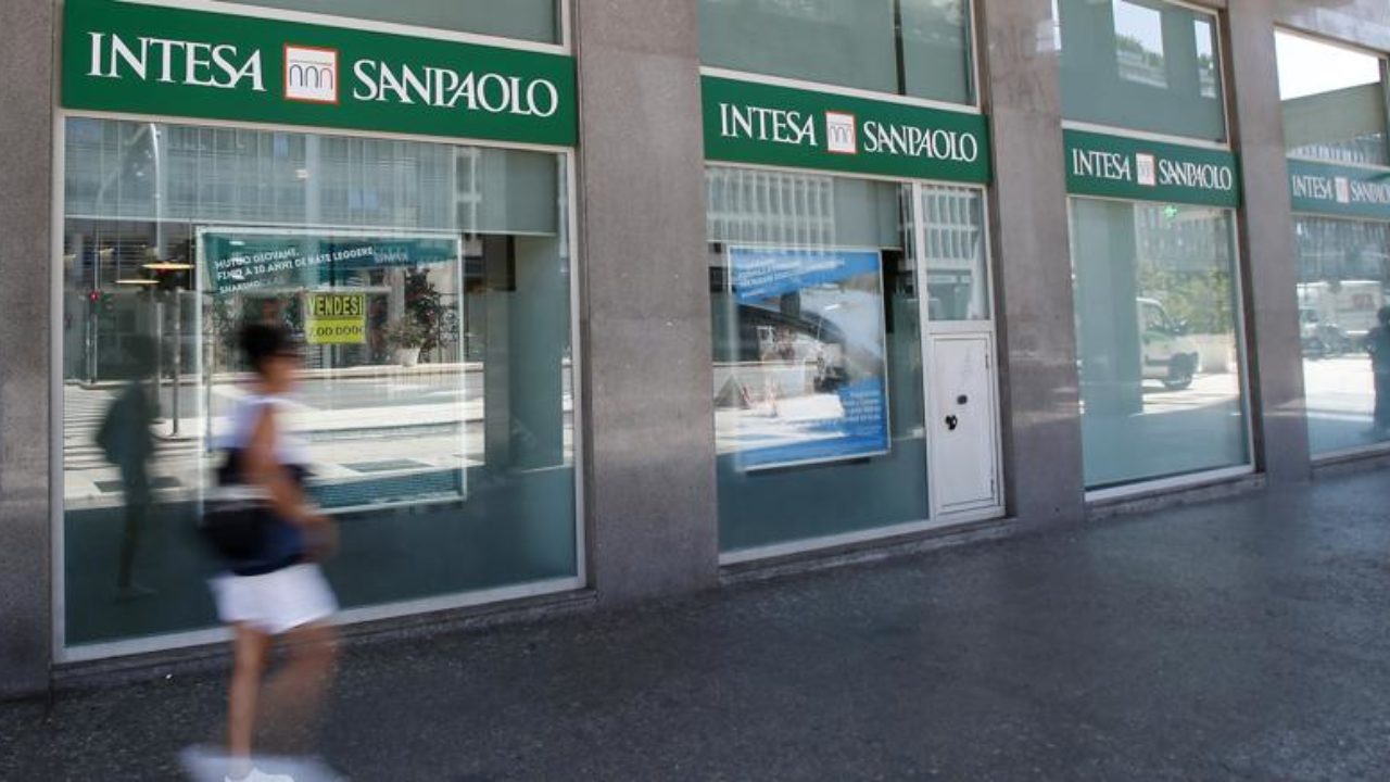 Intesa Sanpaolo lancia a sorpresa offerta su Ubi Banca 