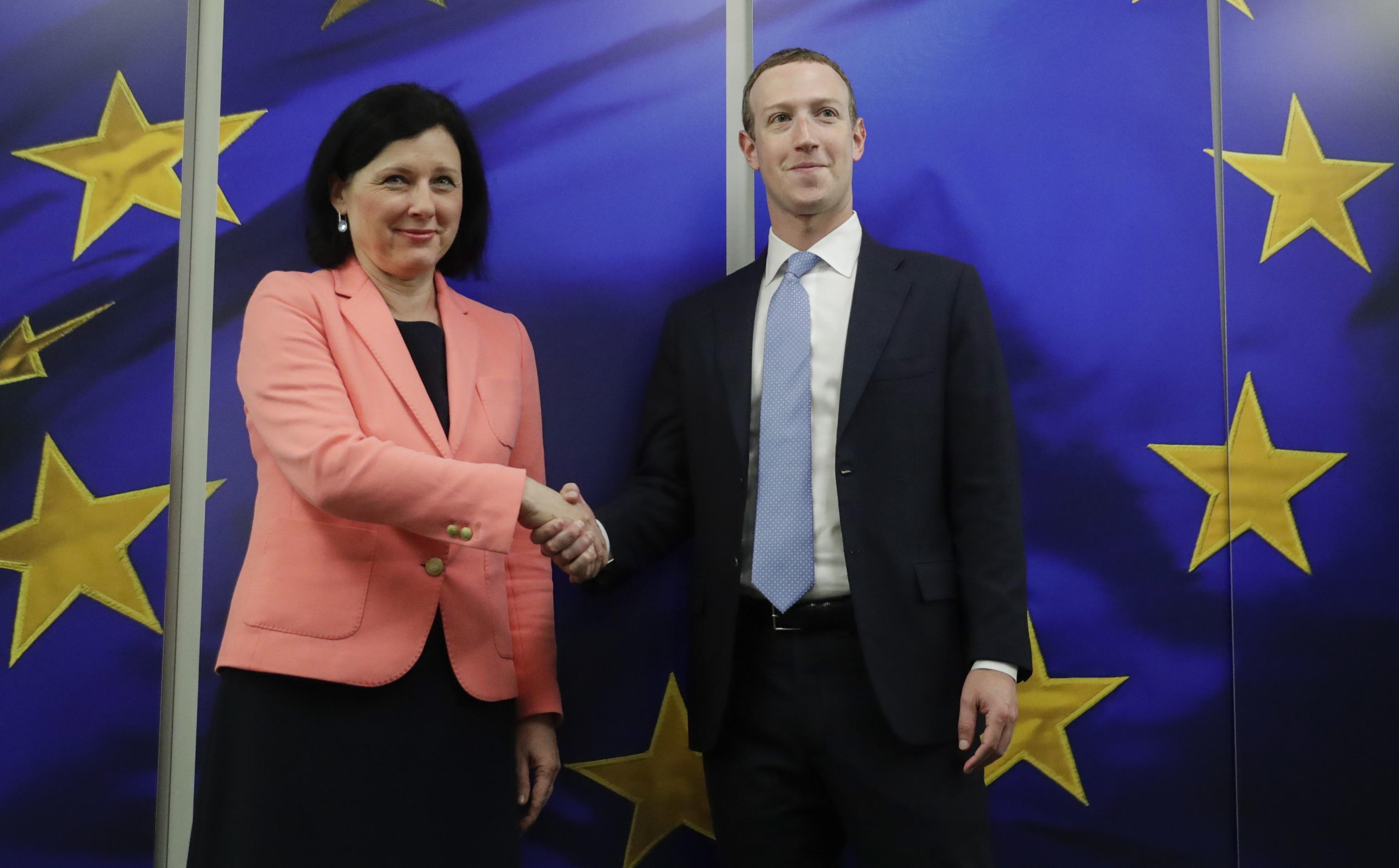Web tax: Zuckerberg a Bruxelles, Fb sostiene equità Ocse 