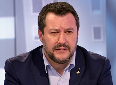 Politica, le sue urla e quelle della tivù