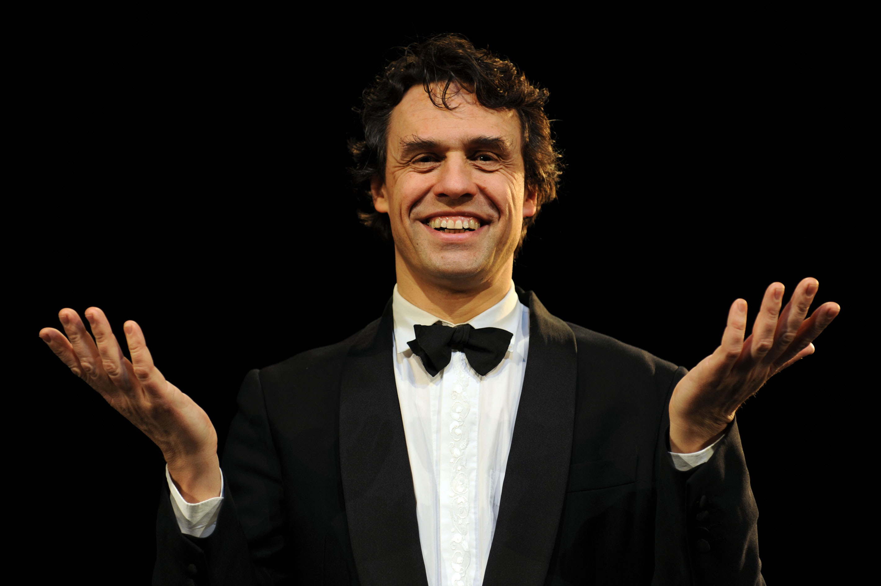 Matteo Belli fa rivivere Walter Chiari a Centocelle