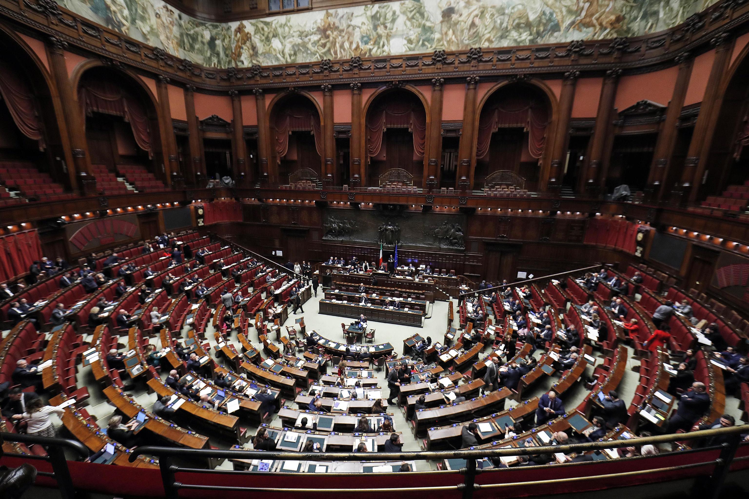 È vietato tenere in vita il Parlamento morto