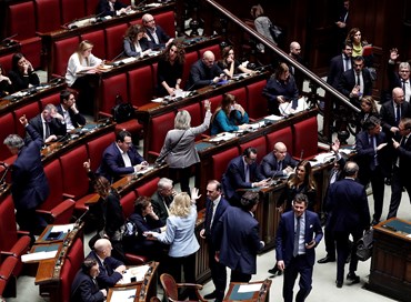 Il referendum e le majorette a stelle gialle