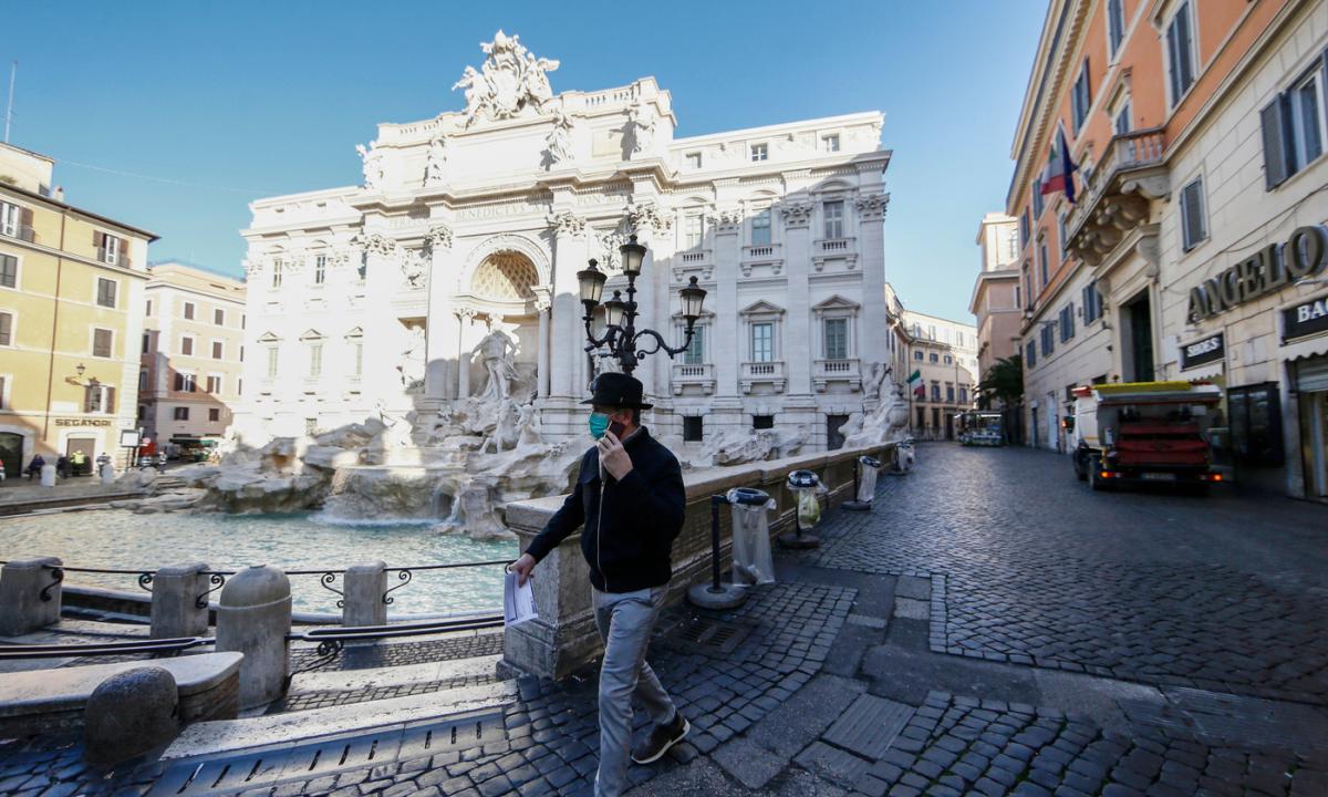 L’Italia si chiude in casa