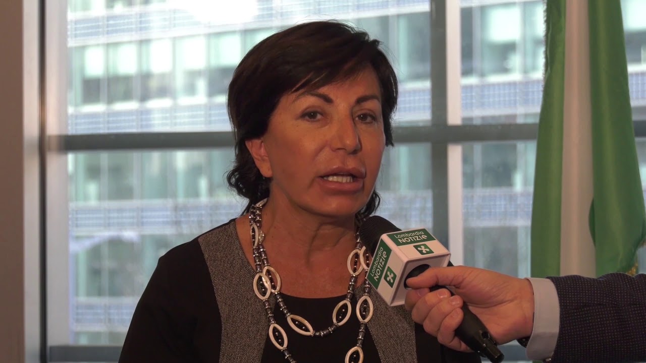 Perché questa signora ancora parla?