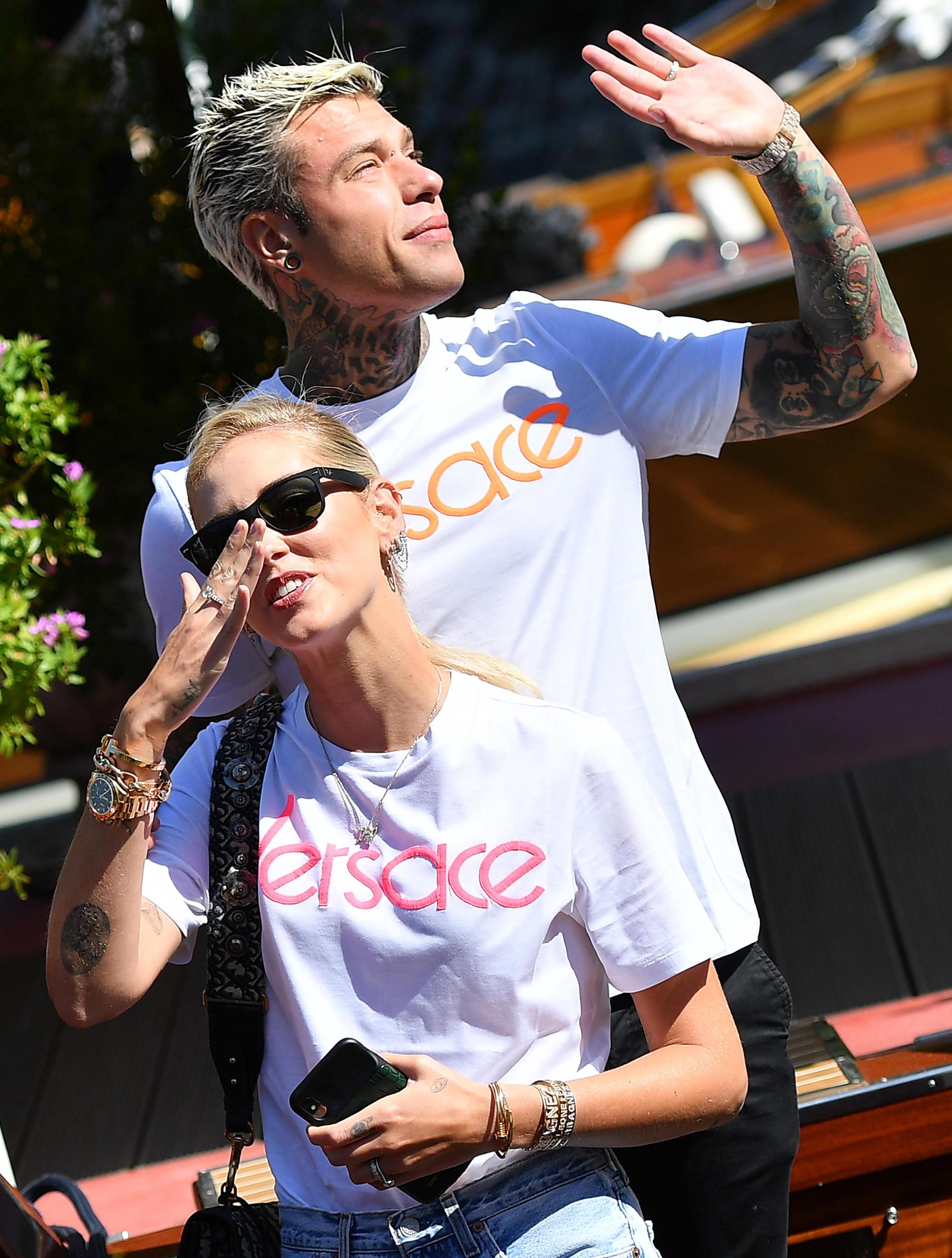 Più di Conte fanno bella figura i Ferragnez, mentre avanza la marcia cinese