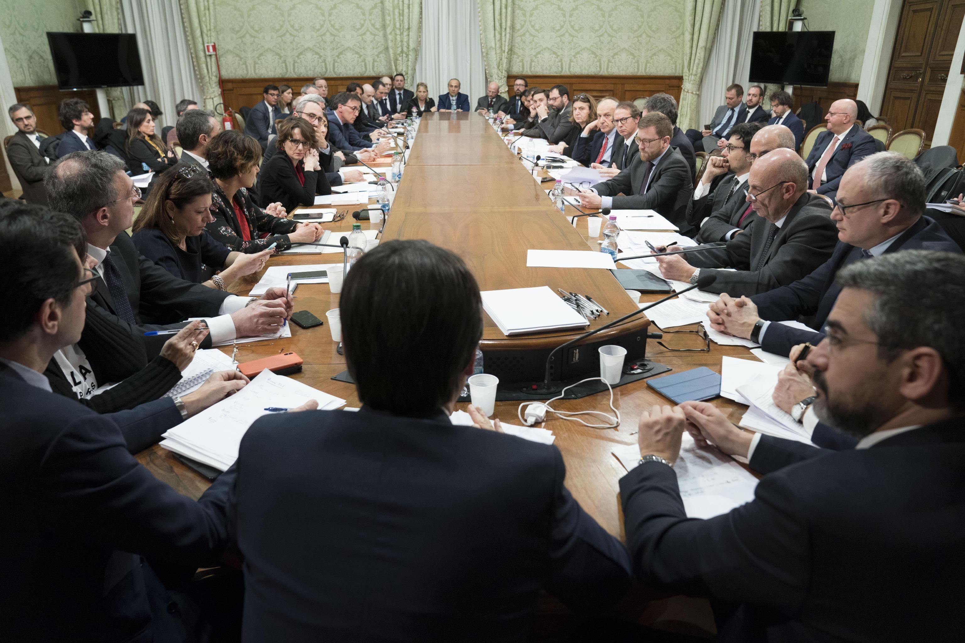 Cambiare il decreto, punto e basta