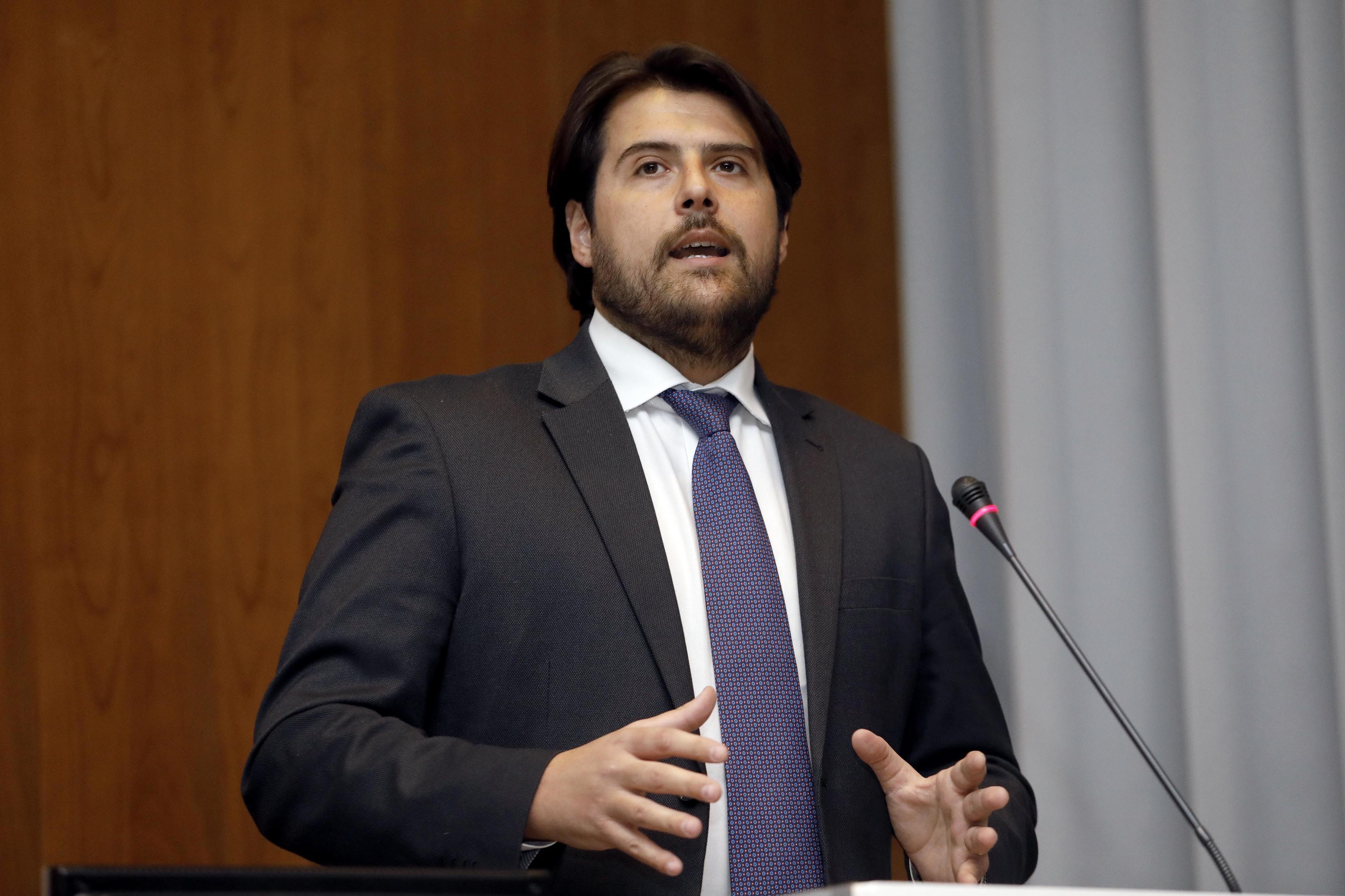 La minaccia di downgrading e la difesa dell’Italia del viceministro Buffagni