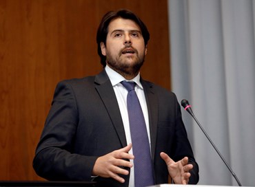 La minaccia di downgrading e la difesa dell’Italia del viceministro Buffagni