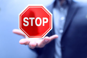 Fermate l’uomo solo al comando