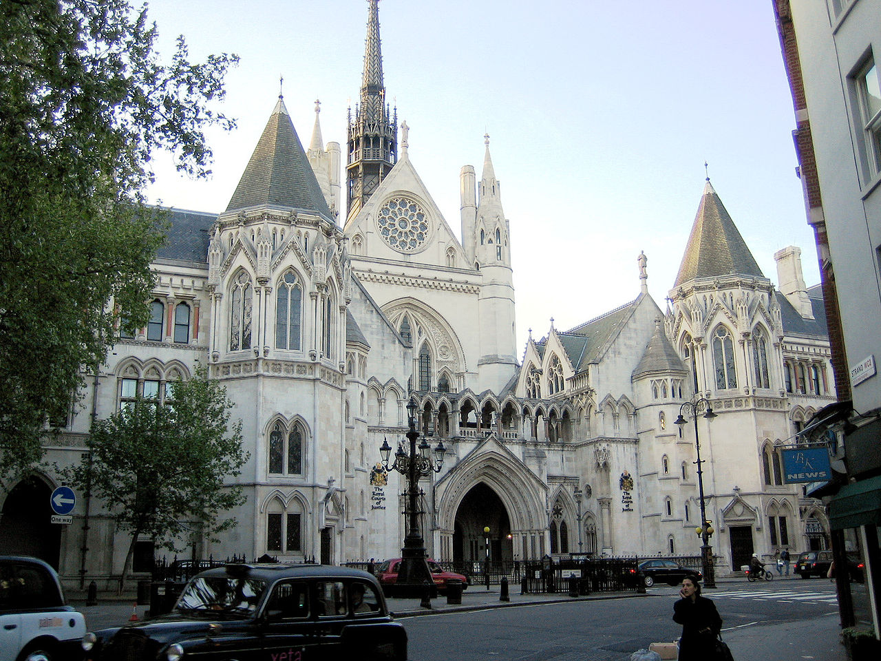 Tribunali del Regno Unito: I matrimoni della Sharia non sono validi per la legge britannica