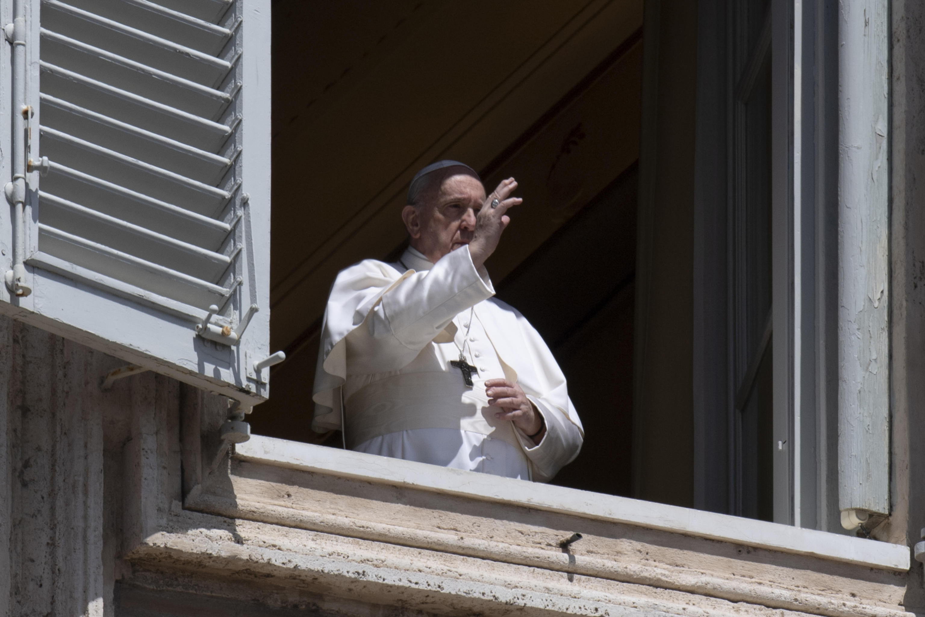 Fase due: ora viene fuori Papa Bergoglio