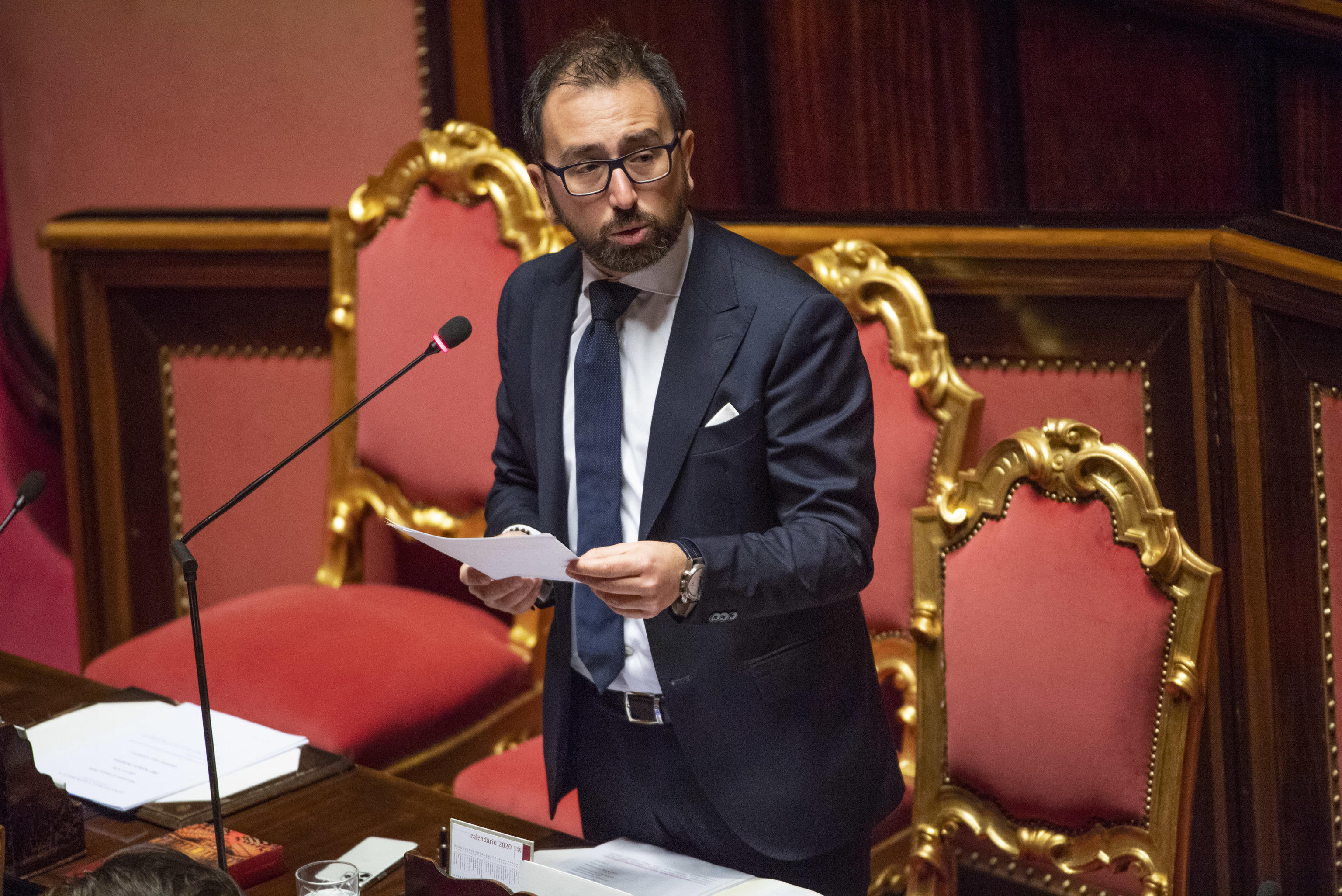 Mascherine, maschere e ministri