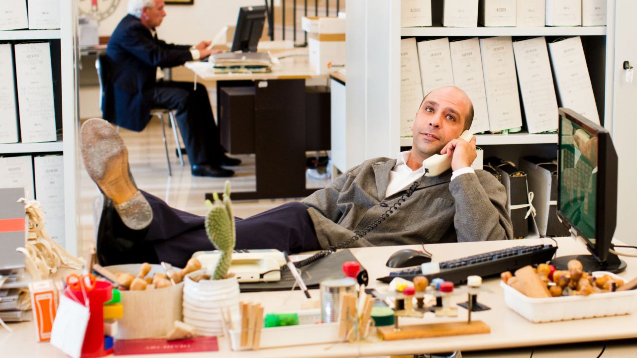 Un popolo di dipendenti statali che si autoproclamano “eroi”