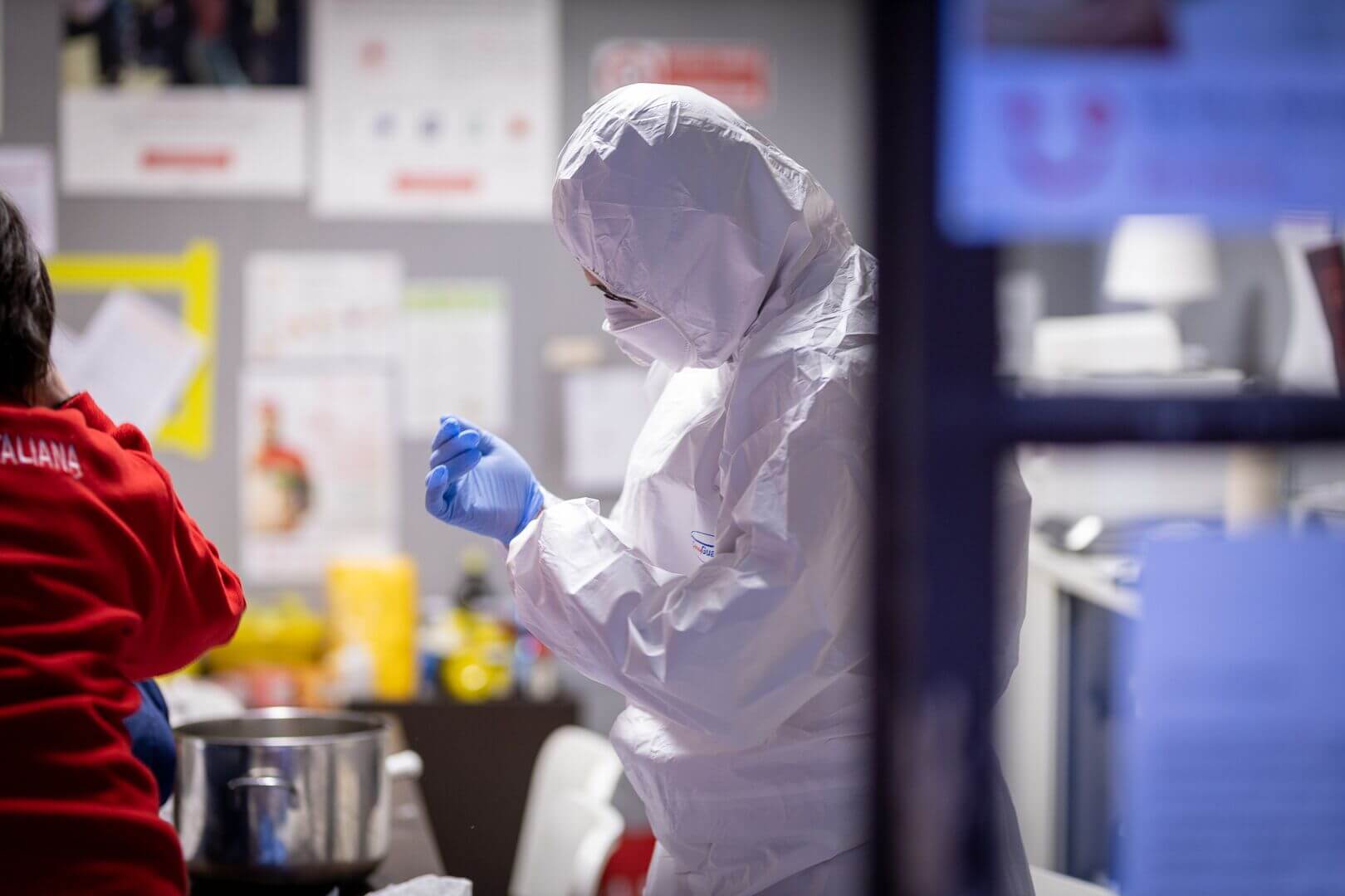 Attaccati al virus (nel nome della poltrona)