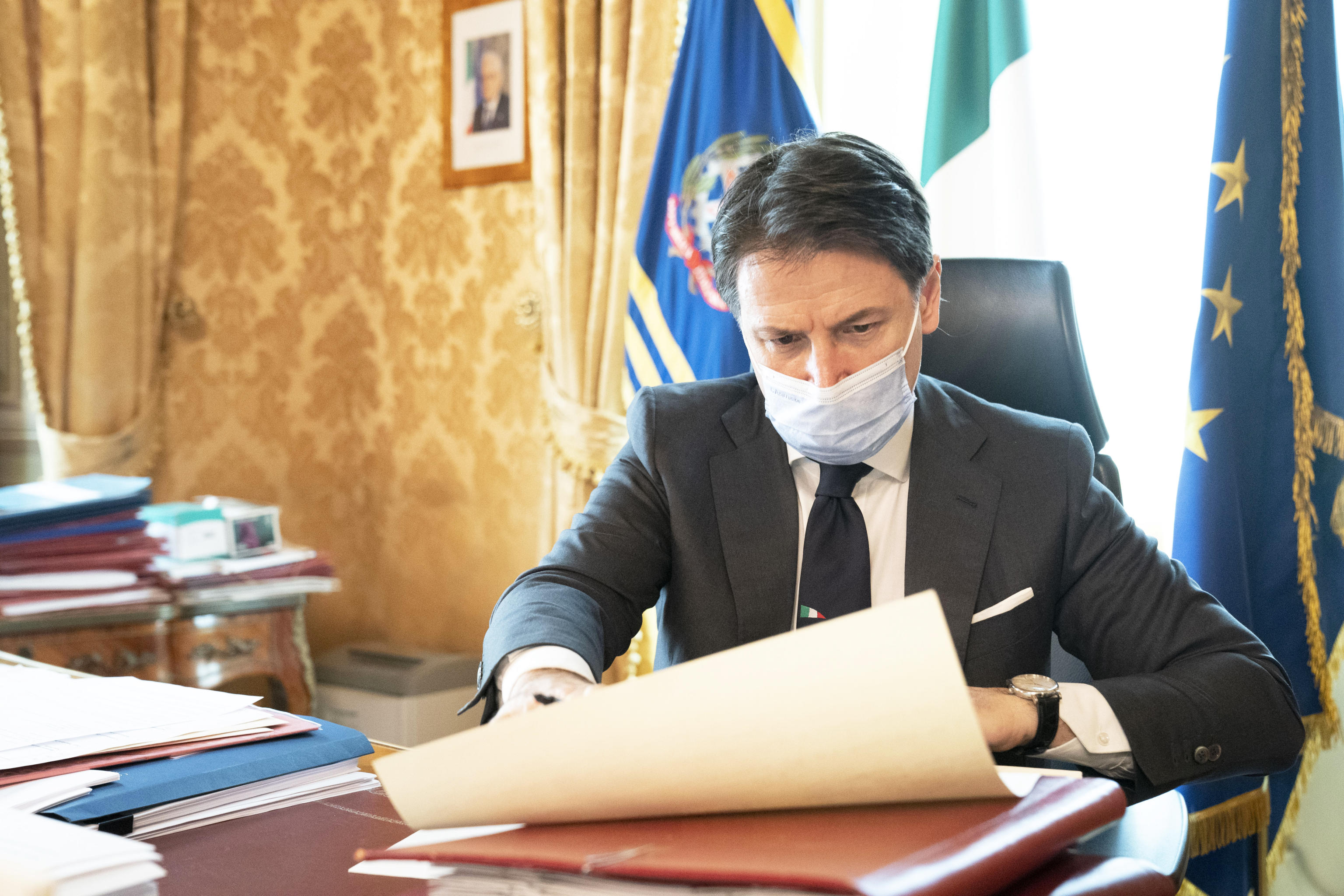 La deriva autoritaria che non spaventa gli italiani