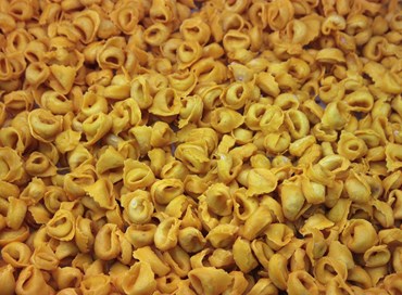 Tortellini quasi vegani in brodo vegetale