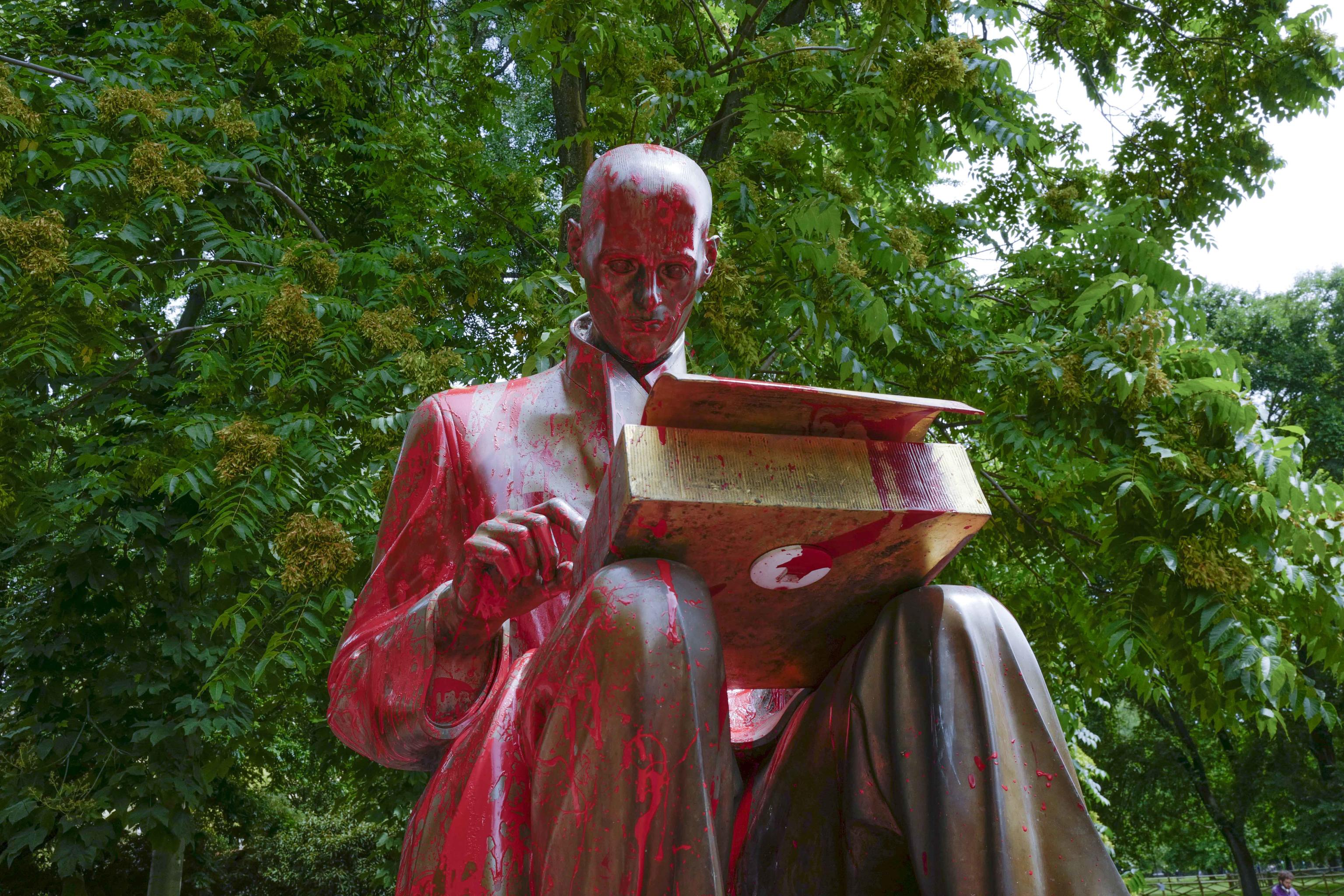 Montanelli e Pasolini, due pesi e due misure