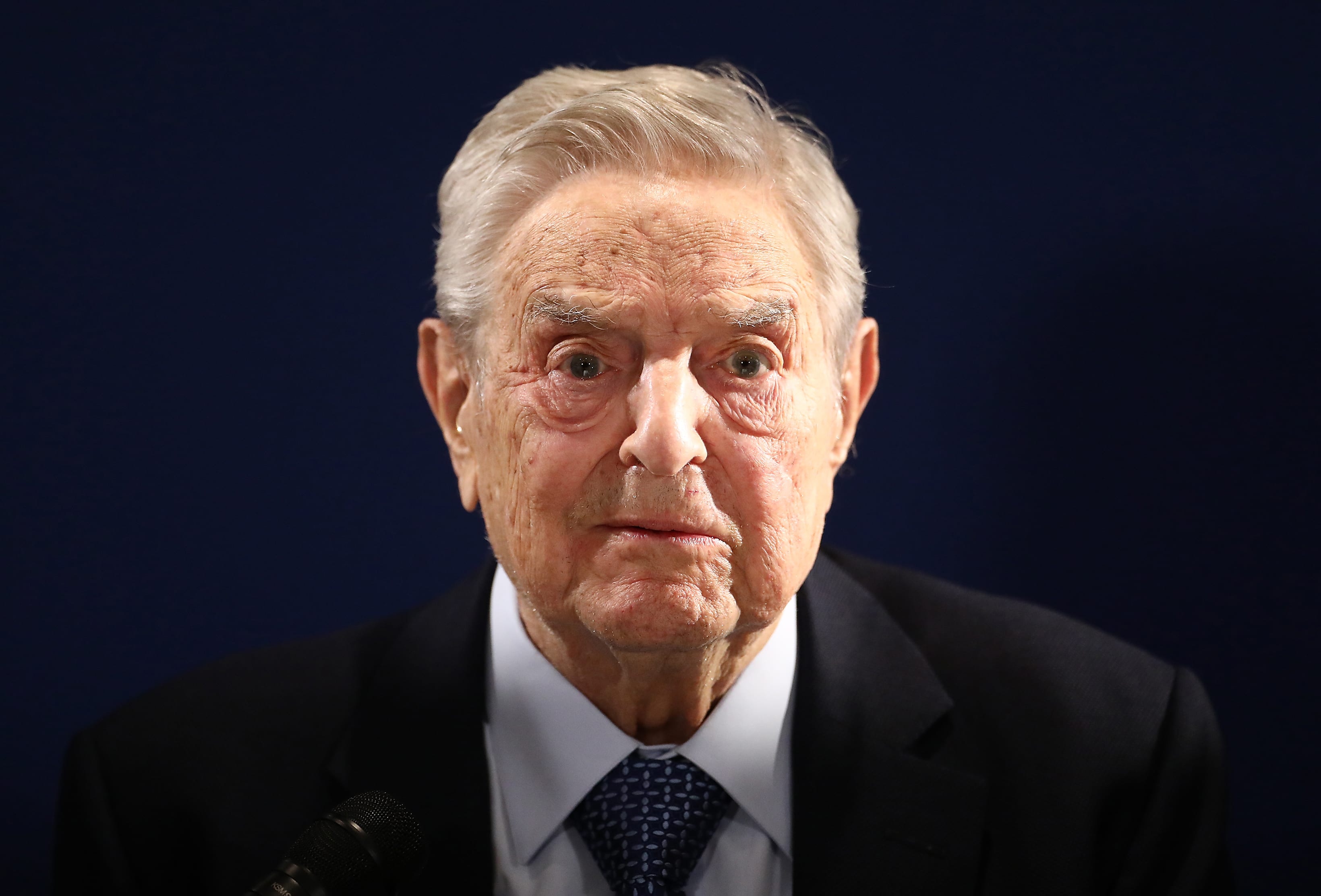 L’ombra di Soros e le scelte di Colao