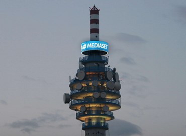 Dividendi e Amsterdam per il gruppo Berlusconi