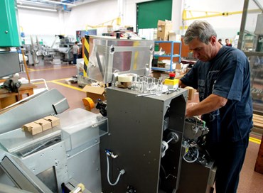 Istat: Produzione industriale + 42,1 per cento a maggio