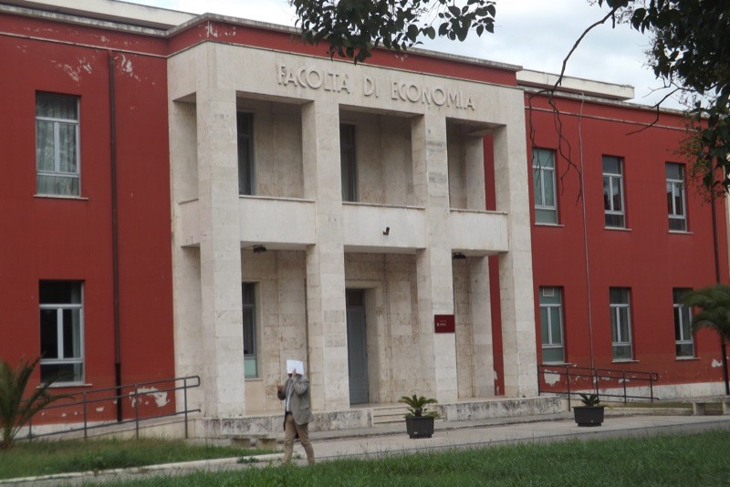 Come è possibile avvicinare i giovani all’economia?