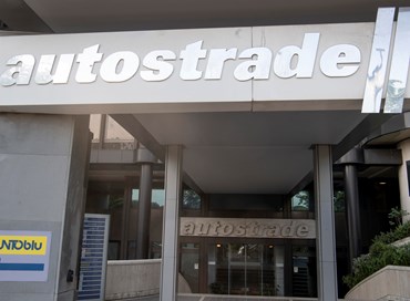 Autostrade, la lunga notte dei cornetti caldi