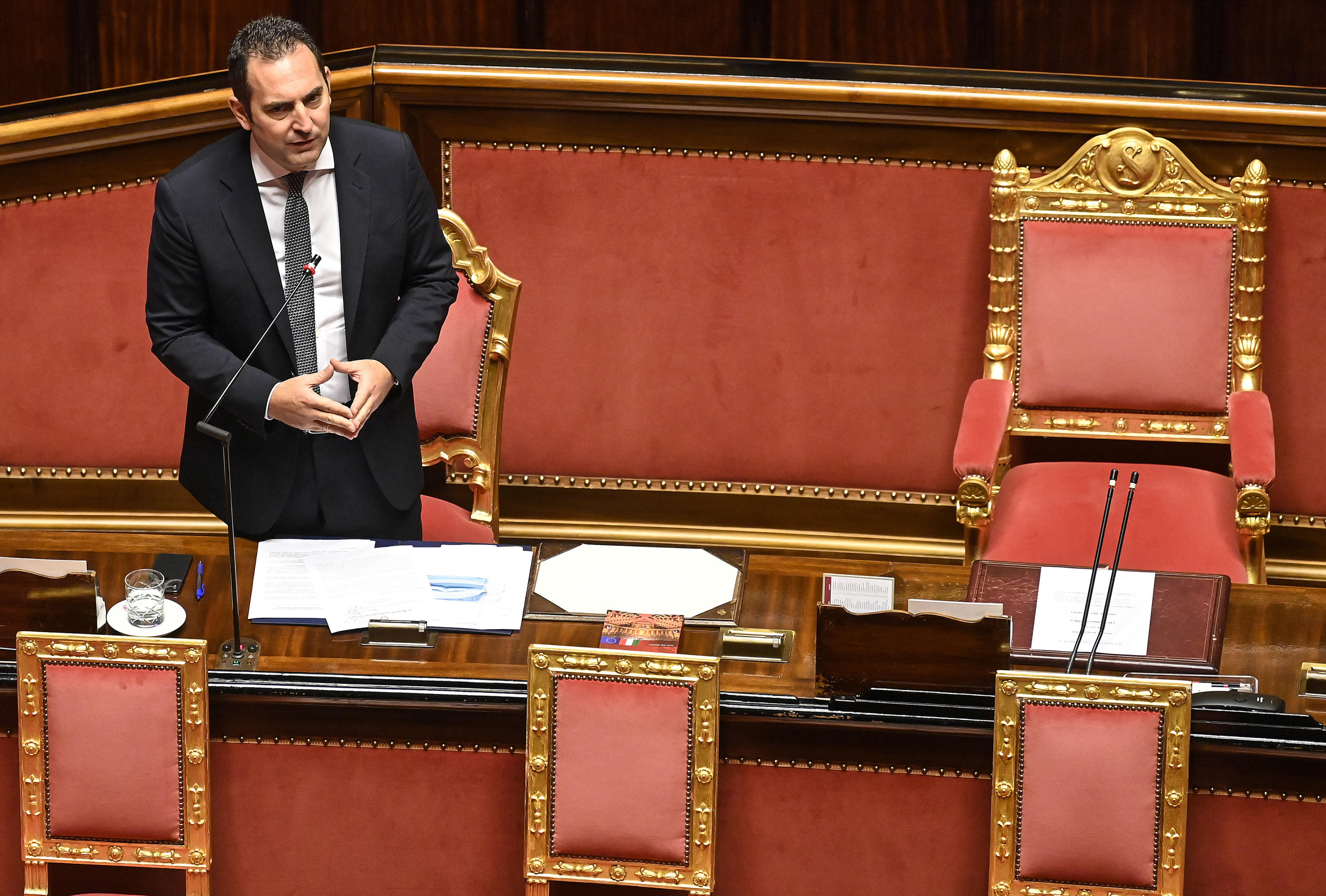 Calcio, Spadafora: “A settembre stadi aperti ai tifosi”