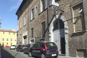 Se l’Arma si inceppa: una Caserma marziana