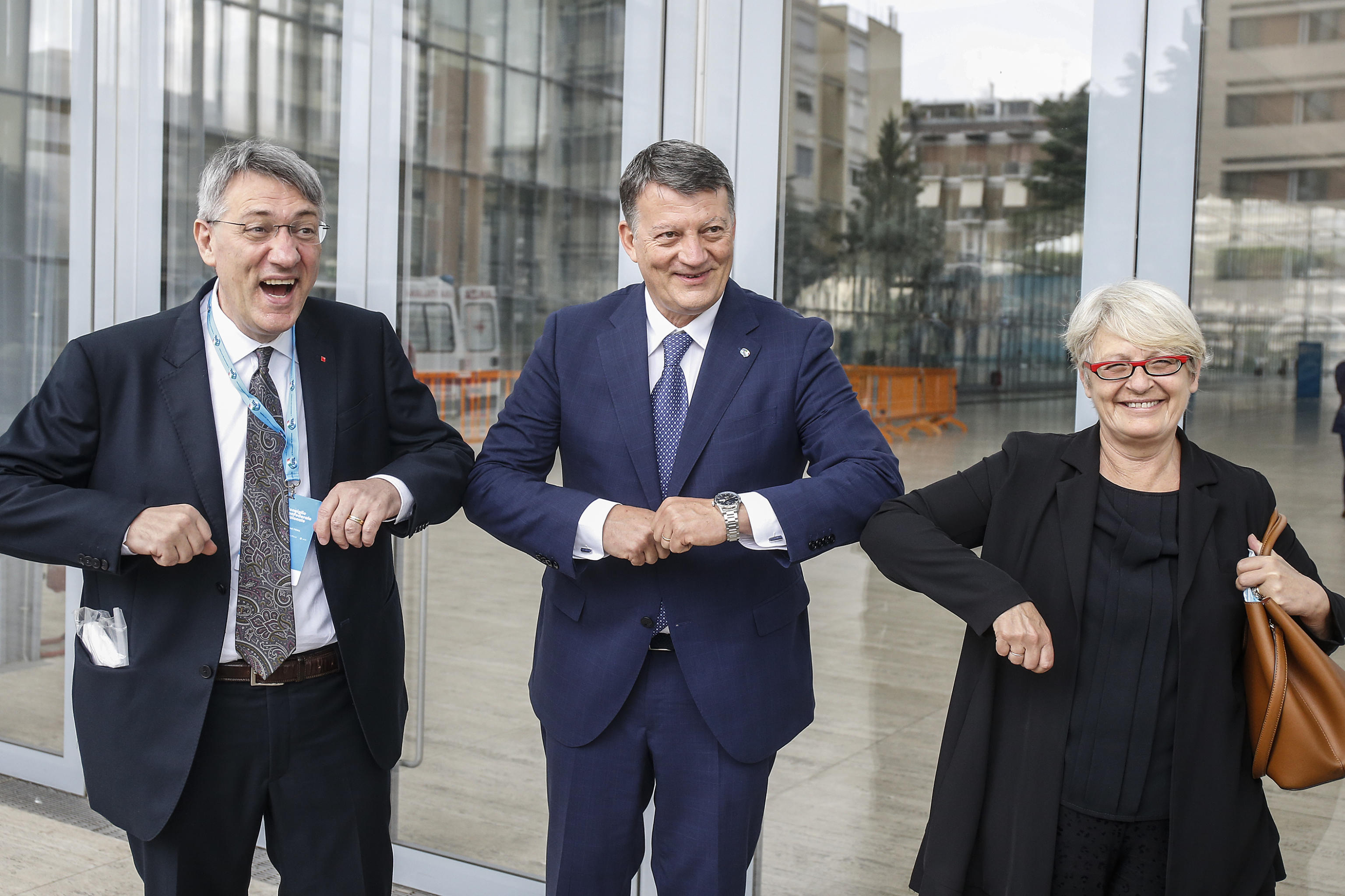 Sindacati in piazza: “Notte per il lavoro”