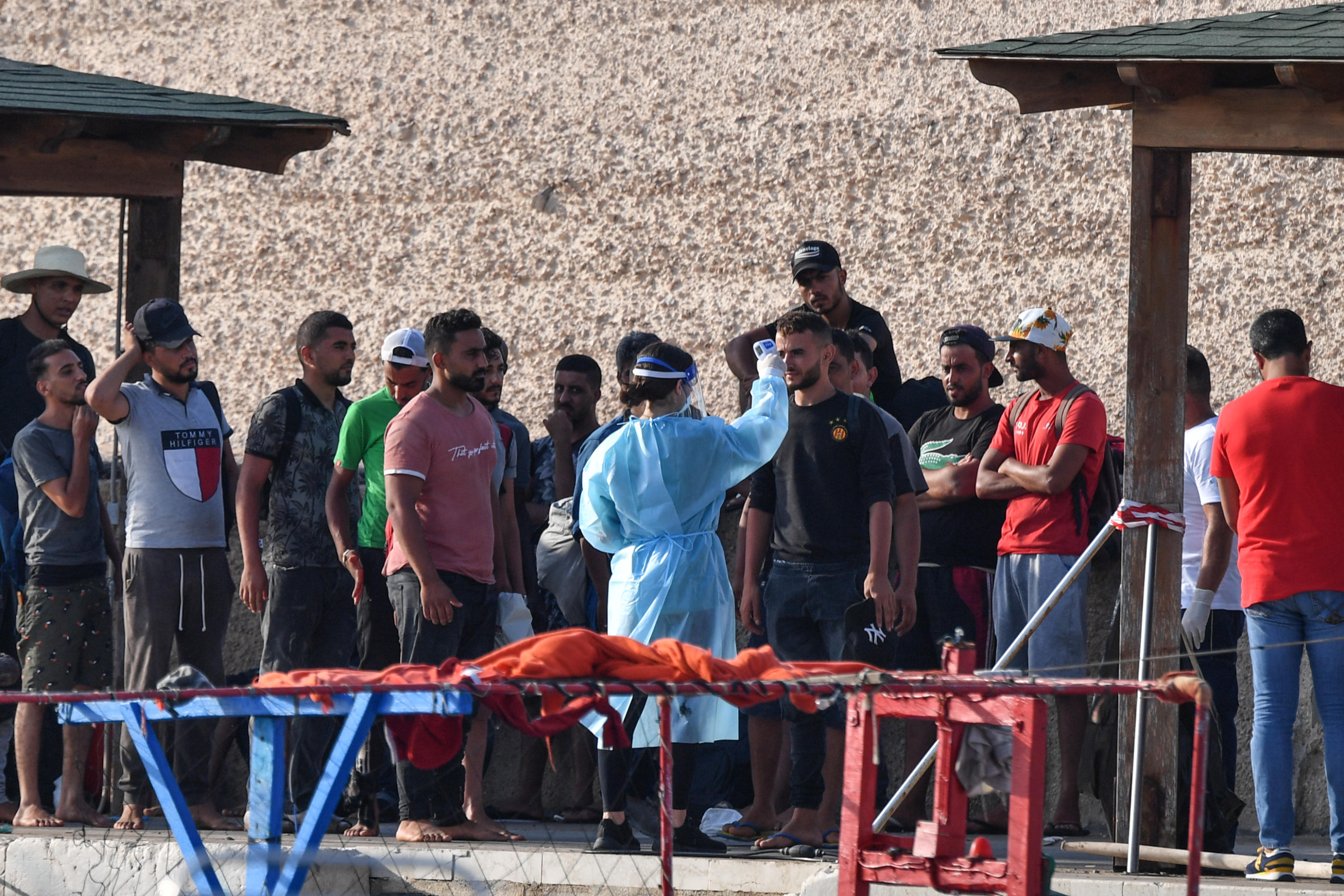 Altri 200 migranti a Lampedusa, situazione al collasso