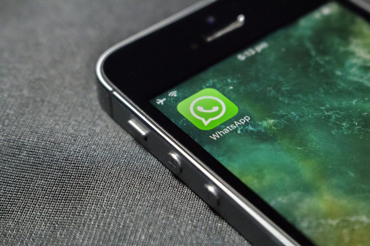 Whatsapp mette la lente sulle bufale