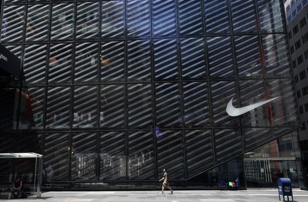 Nike e altri marchi mondiali, complici nel lavoro forzato della Cina