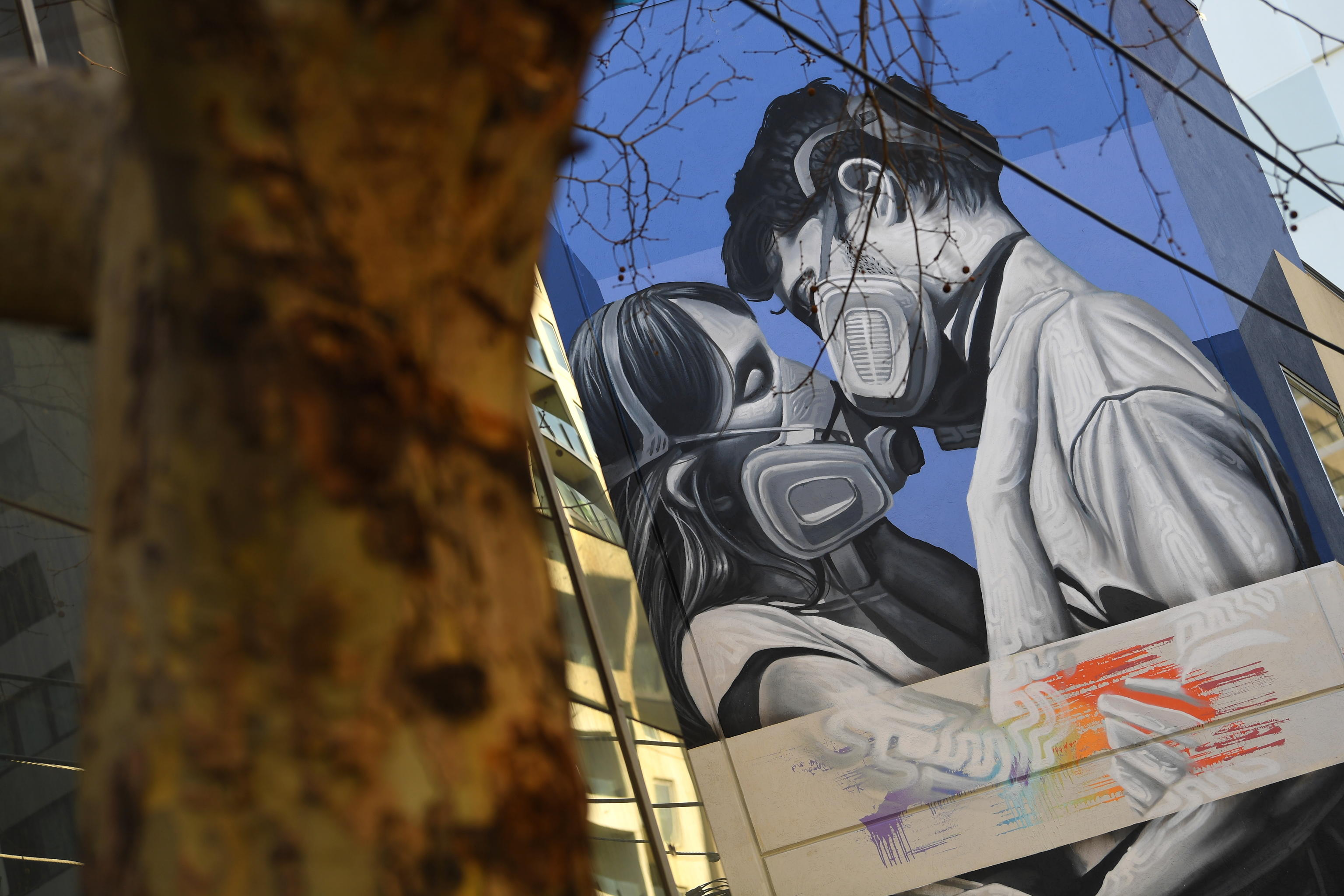 Un Paese in preda al delirio collettivo