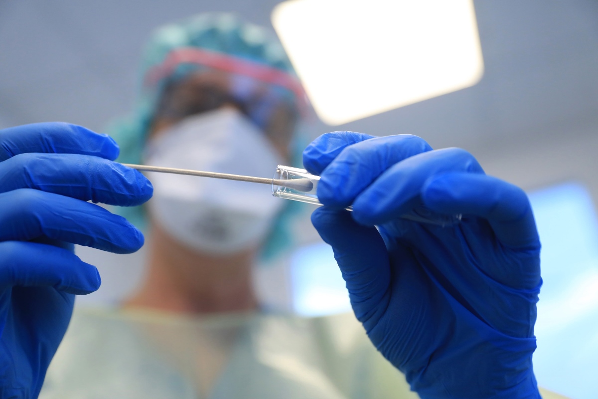 Coronavirus, ecco il test salivare rapido e italiano