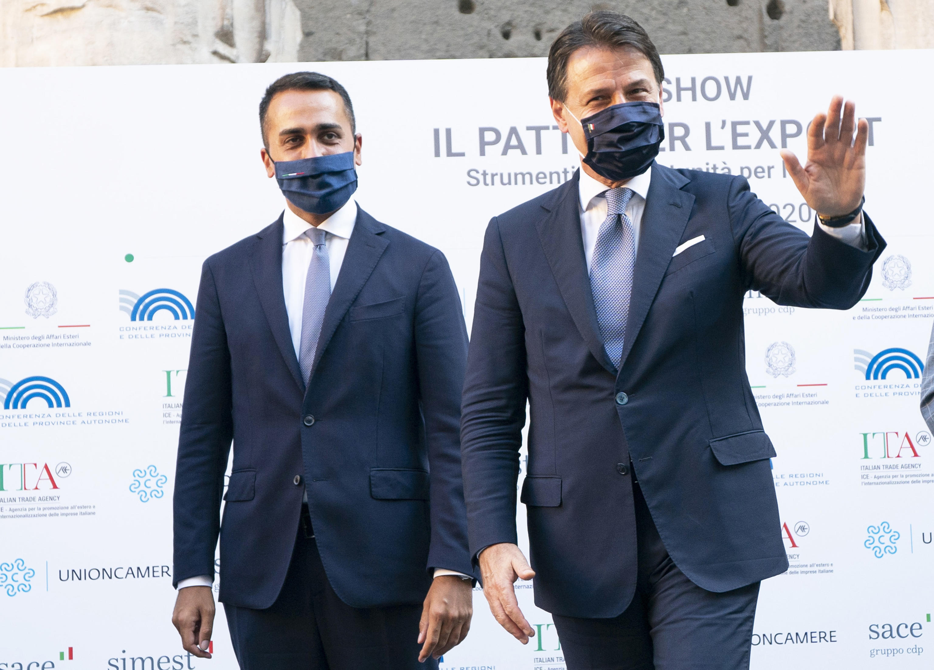 Conte vuole distribuire posti che non ha