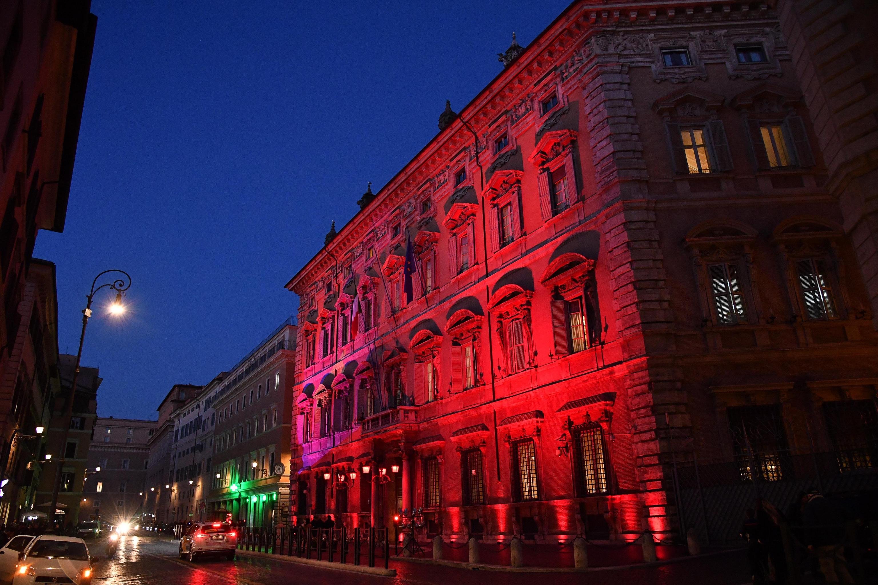 La maggioranza si spacca sull’età dei senatori