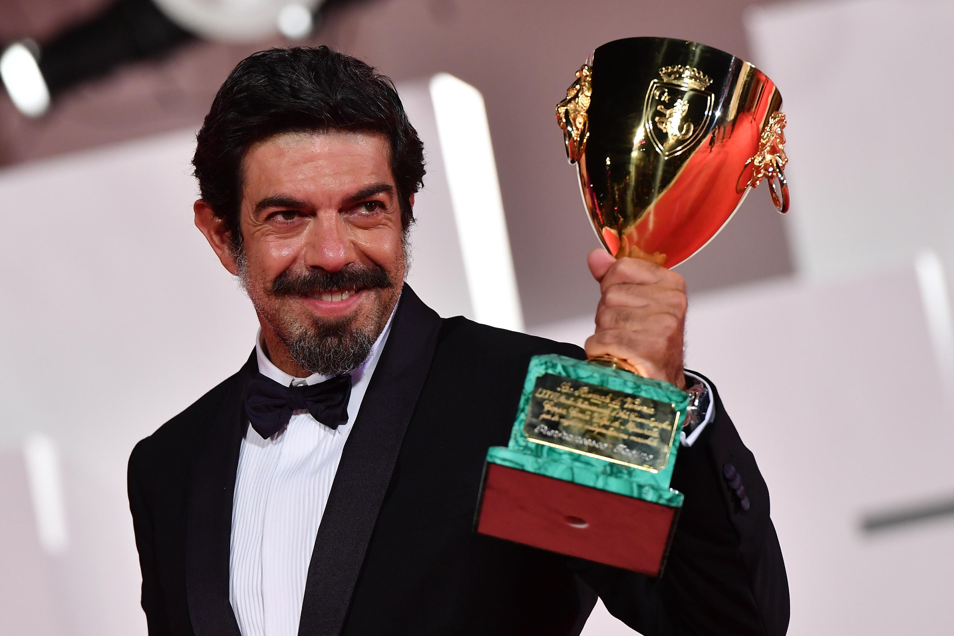 Venezia 77, l’Italia festeggia la Coppa Volpi a Favino