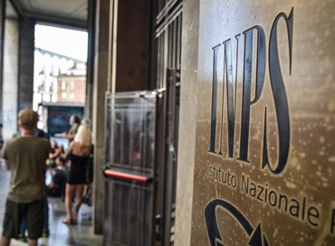 Inps: Covid, nei primi 6 mesi crollo assunzioni -42%