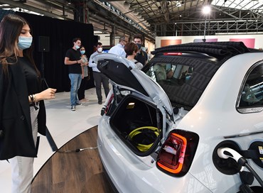 Fca: elettrico salva lavoro, a Torino rientrano tutti