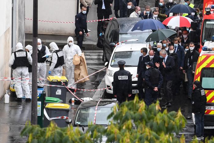 Parigi, torna il terrore vicino all’ex sede di “Charlie Hebdo”