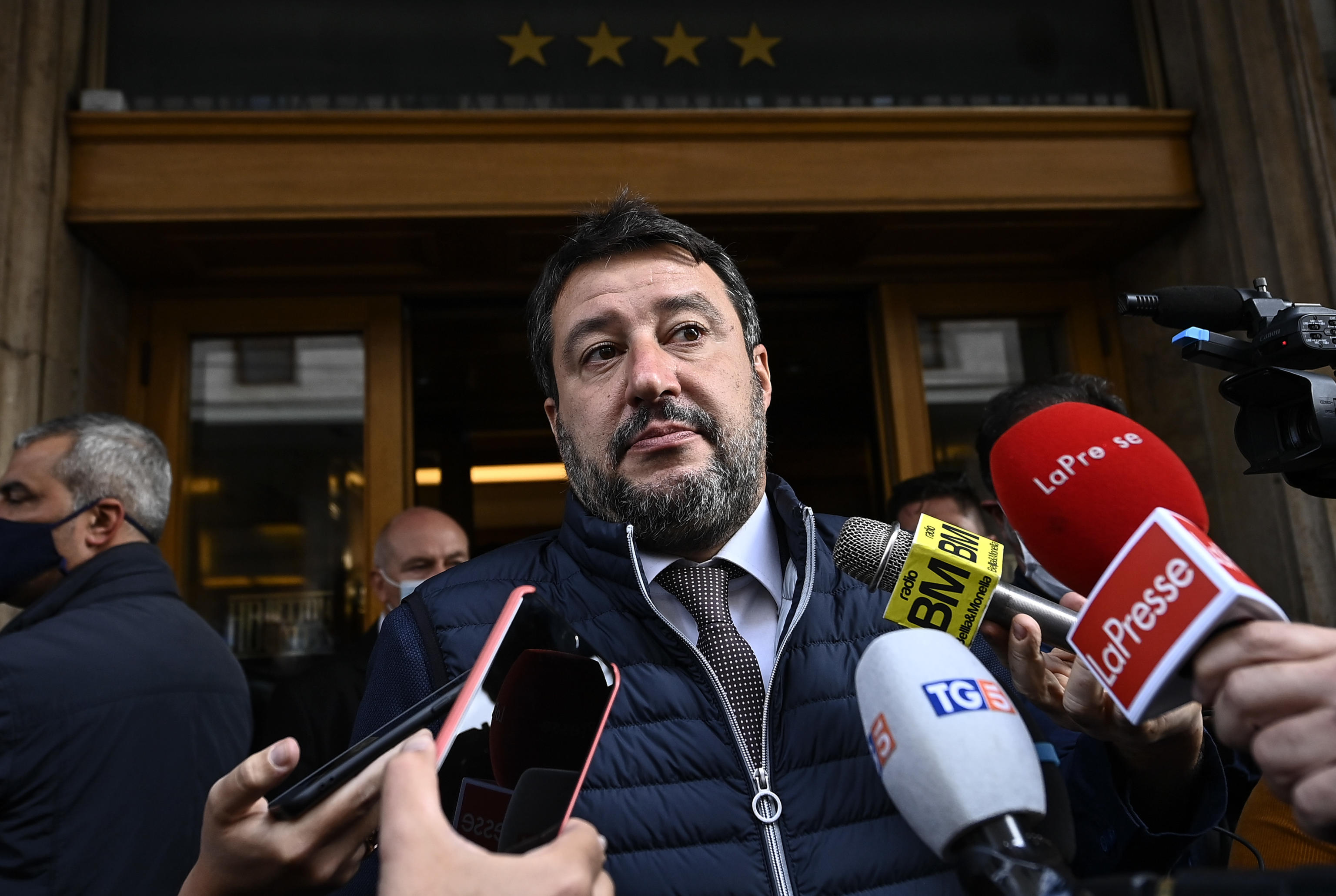 Per Salvini un percorso complesso fra concorrenti e processi