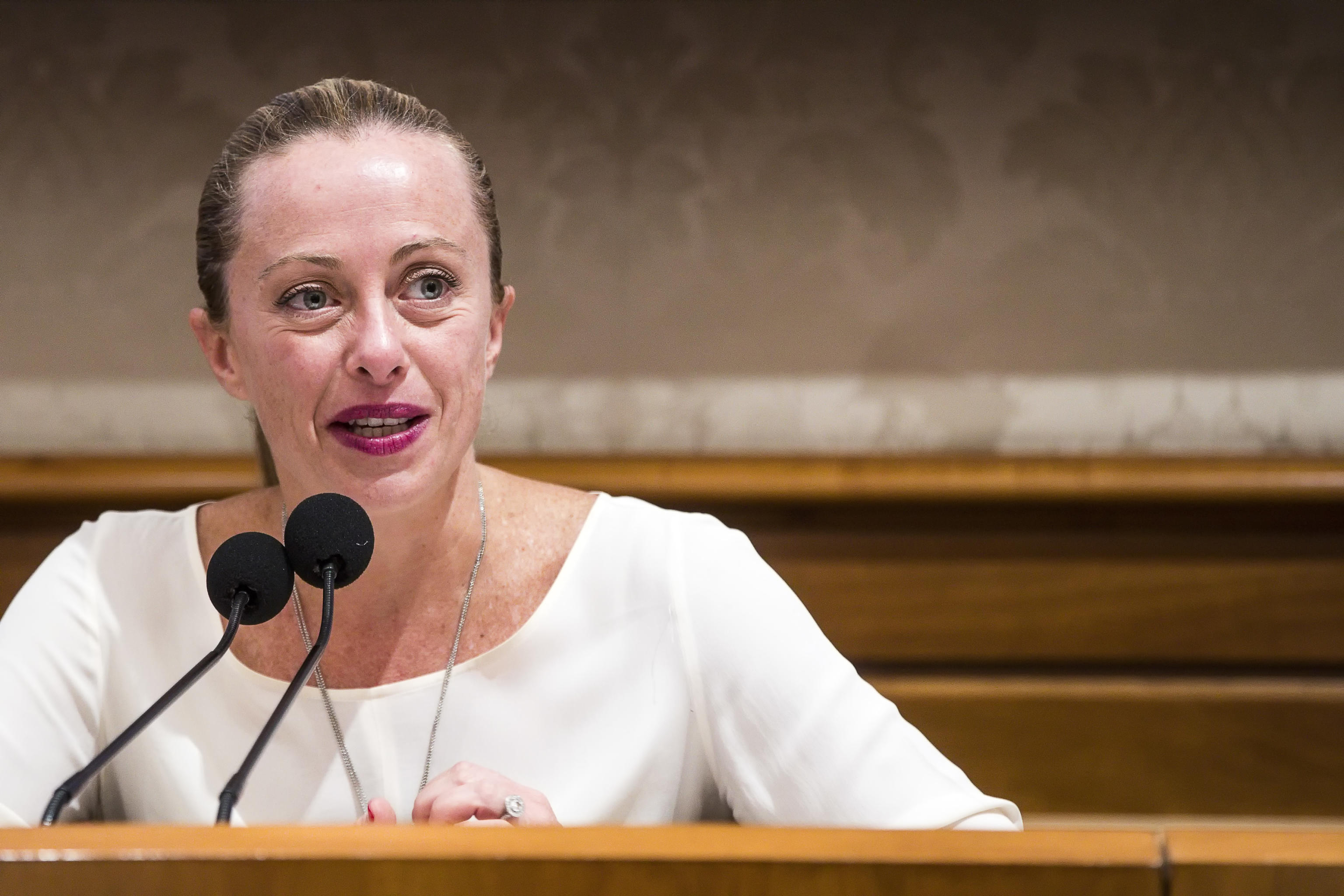 Dl sicurezza, Meloni: “Spalanca porte all’immigrazione illegale”