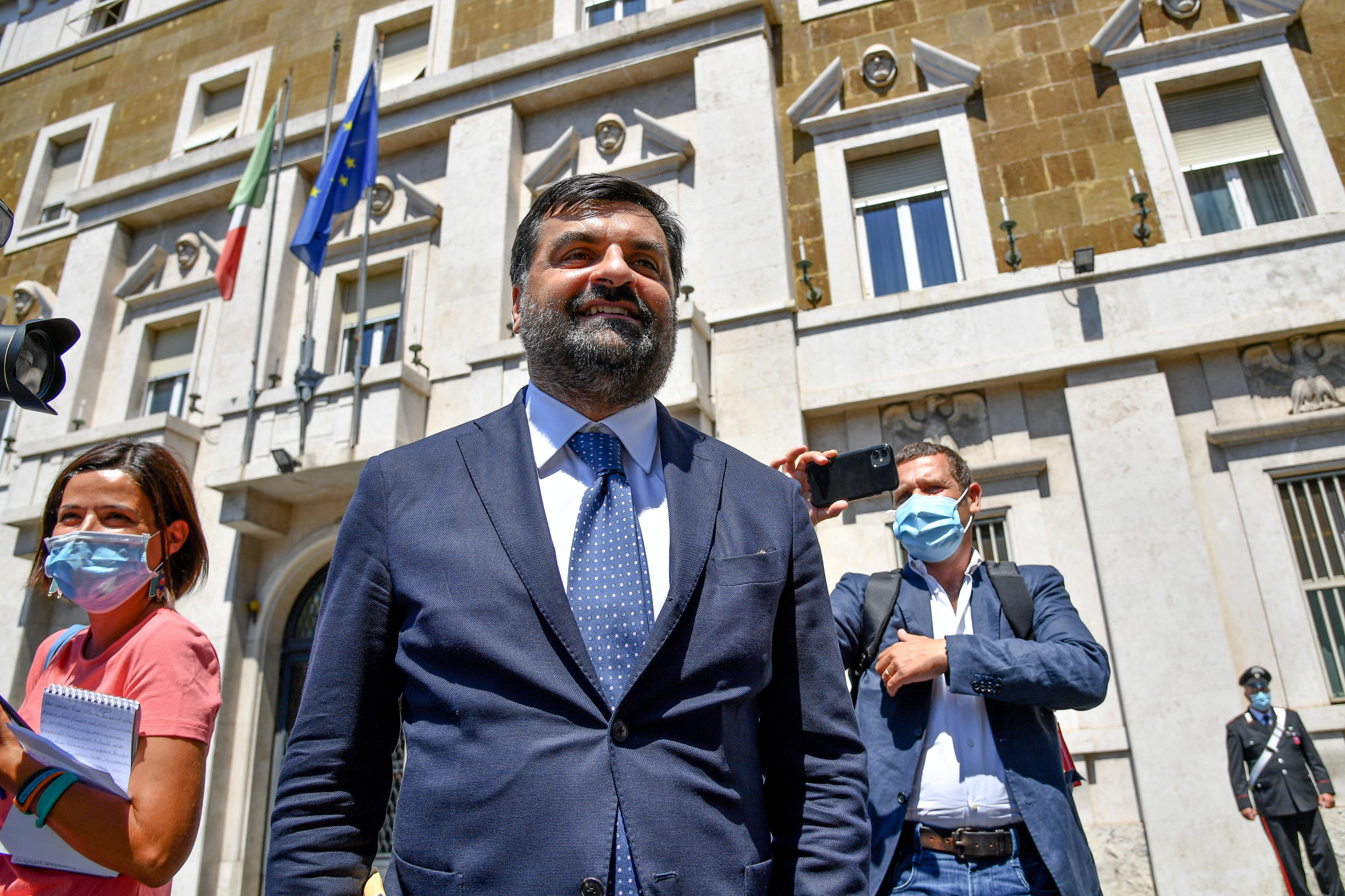 L’epilogo del caso Palamara non salva neppure le forme e lui va dai Radicali