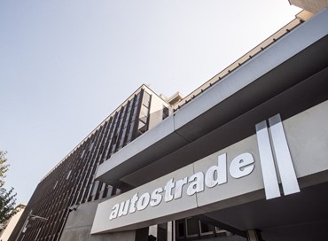 Autostrade straniere, la trattativa non piace all’opposizione