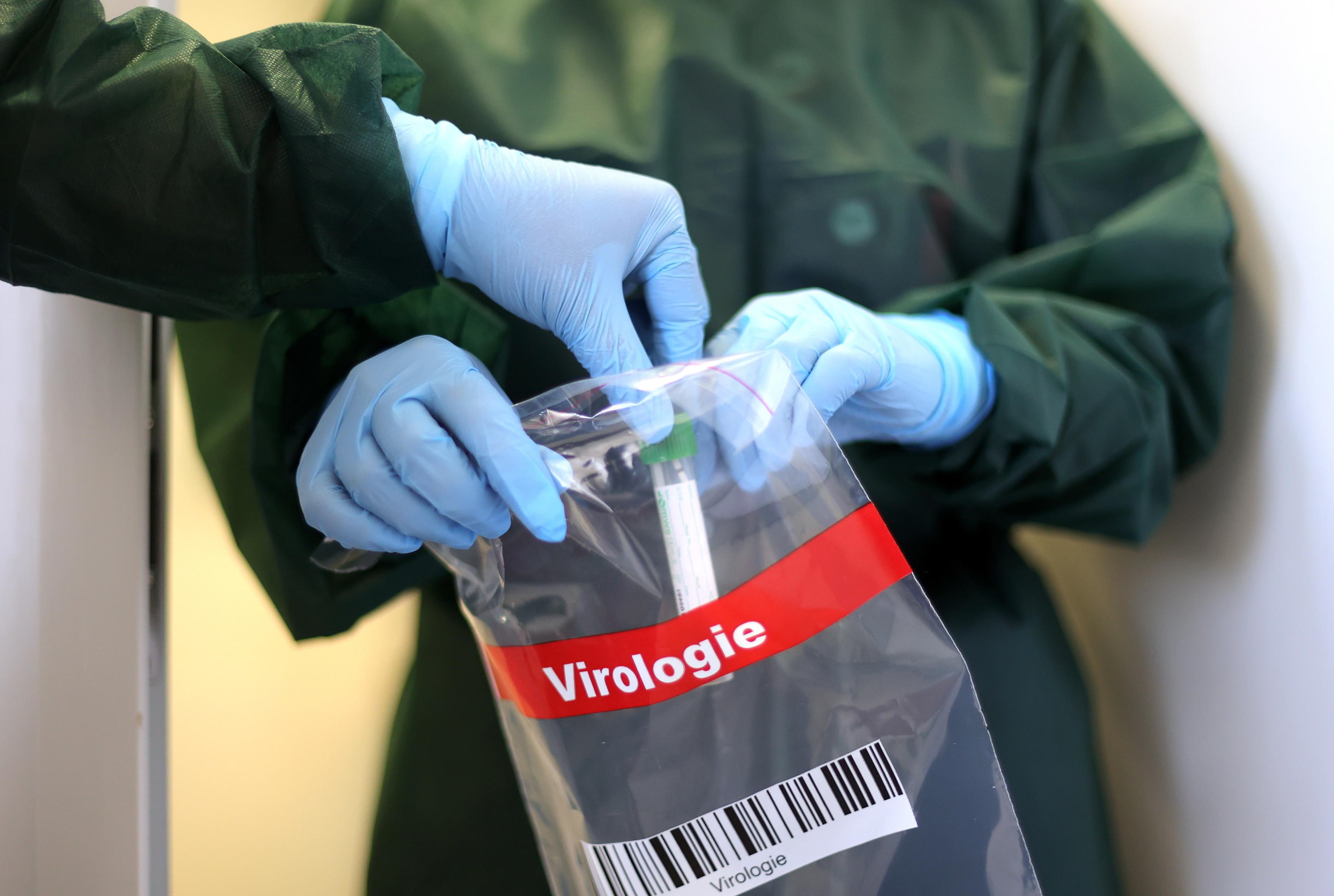 I virologi esperti d’economia saranno la “tomba” di Conte 