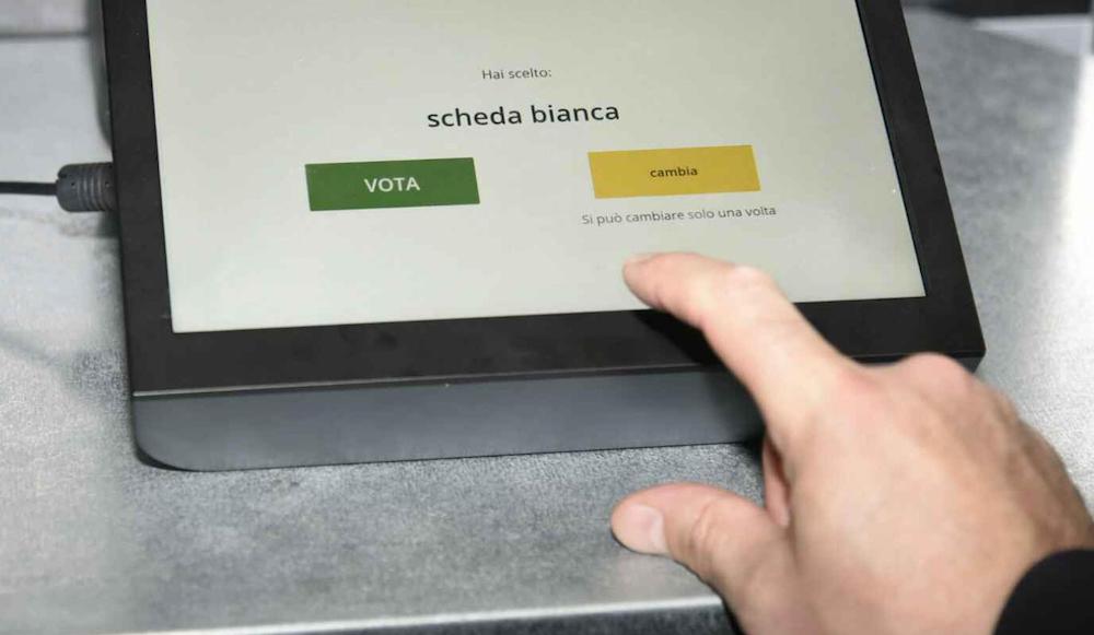 Voto per corrispondenza e voto elettronico: un’analisi