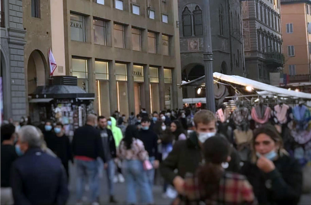 Covid: tre regioni a rischio chiusura