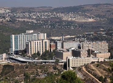 I palestinesi invocano il boicottaggio di Israele, e poi chiedono a Israele di salvare loro la vita
