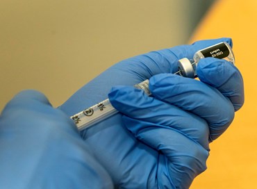 Covid: nuovi test del vaccino sulla “variante inglese”