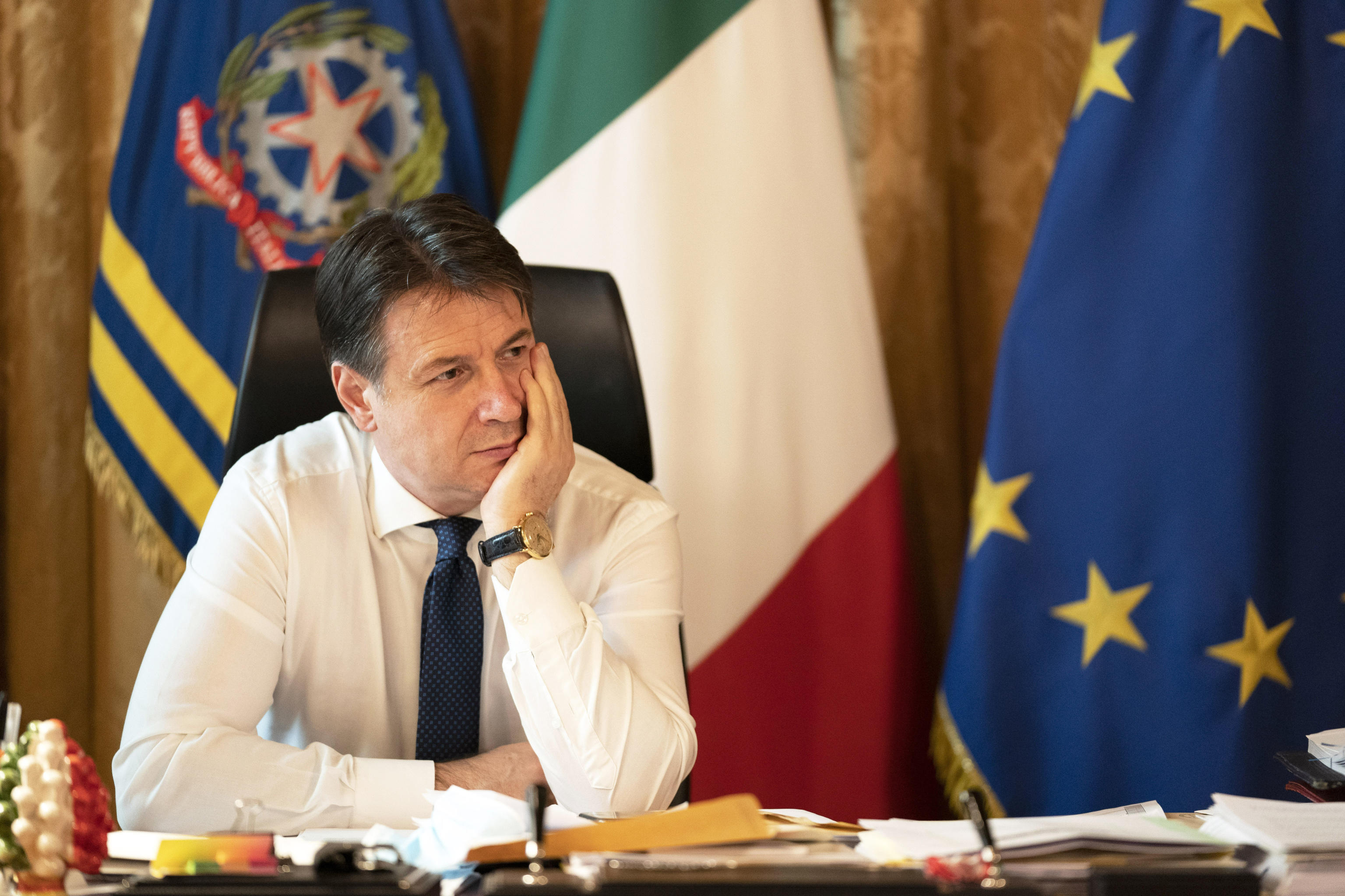 Il barometro della crisi: Renzi sale, Conte precipita